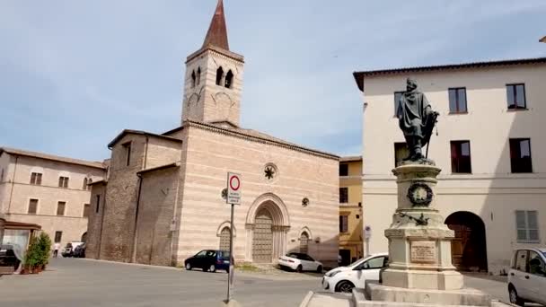 Foligno kwadrat garibaldi i jego pomnik — Wideo stockowe