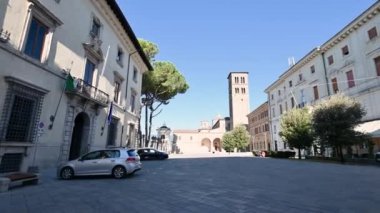 Şehrin tarihi merkezinde Santa Maria 'nın rieti katedrali.