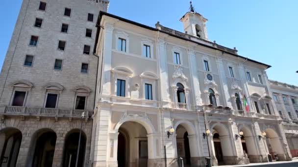Ριέτι πλατεία Vittorio emanuele II με το σιντριβάνι και το δημαρχείο — Αρχείο Βίντεο