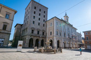rieti.italya06 Temmuz 2021: Rieti Meydanı tarihi merkezde Vittorio emanuele II