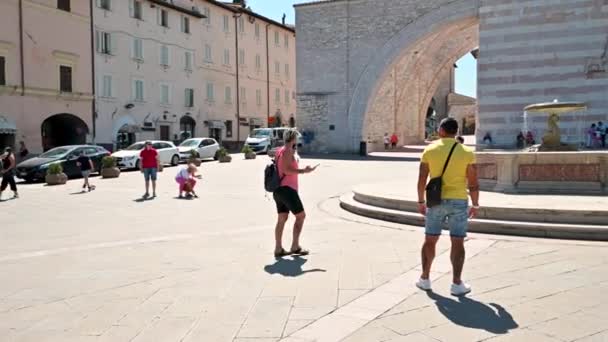 Kirche von Santa Chiara von Assisi — Stockvideo