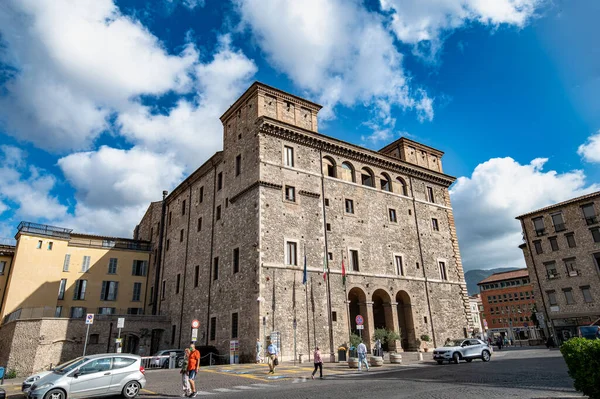 2021年7月14日 意大利 特尼市 也被称为人民广场上的宫殿之剑 — 图库照片