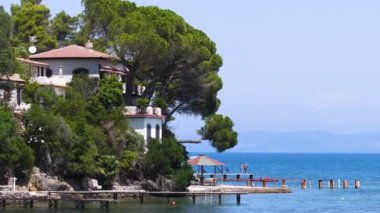 Porto Santo Stefano 'da deniz manzaralı ve tekneli özel bir ev.
