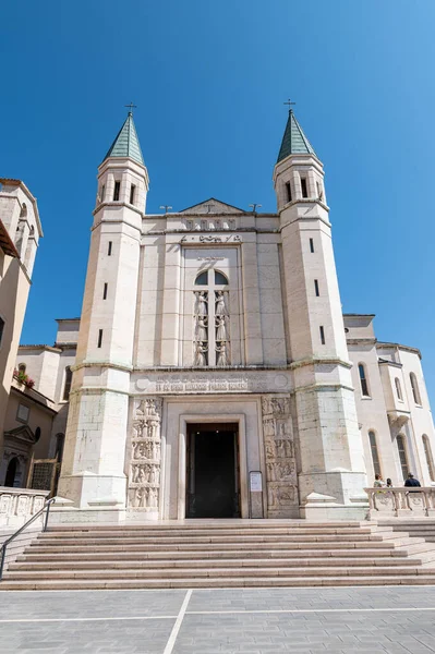 晴れた日にはカシアのサンタ リタ大聖堂 — ストック写真