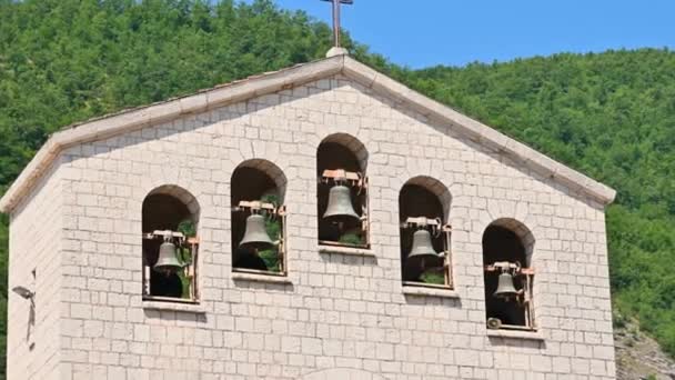 Campanile della chiesa di Santa Rita a roccaporena — Video Stock