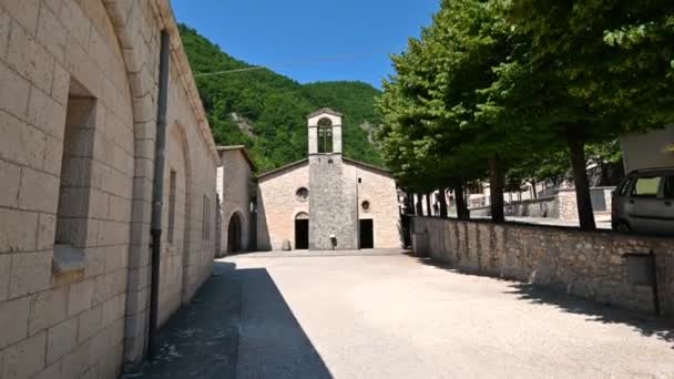 Tidigare kyrkan Santa rita da cascia i roccaporena — Stockvideo