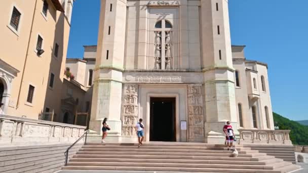 Kyrkan Santa rita i cascia i provinsen Perugia — Stockvideo