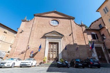 Siena, İtalya 07 Ağustos 2021: Siena Kutsal Ruh Kilisesi