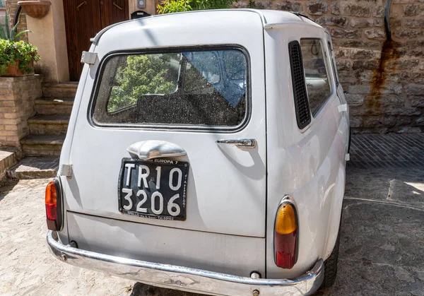 Spello Itália Agosto 2020 Bianchina Fiat Branco Vintage Spello — Fotografia de Stock
