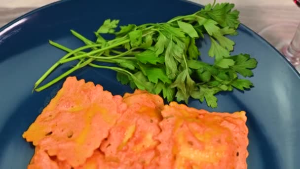 Skład talerza ravioli ryb — Wideo stockowe