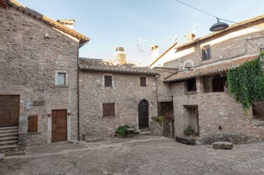 Binaları ve ara sokaklar arasındaki kırsal sokakları macerino 'nun köyü.