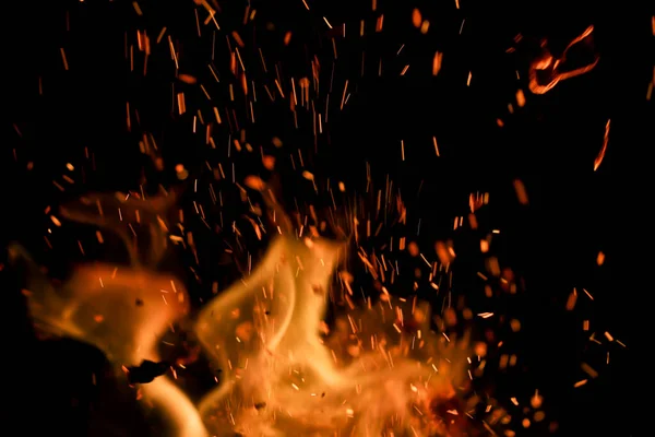 Llama Fuego Con Chispas Sobre Fondo Negro — Foto de Stock