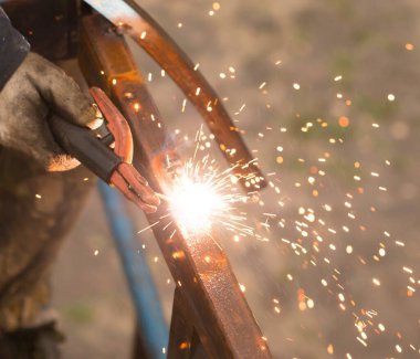 Kaynak işinden kıvılcımlar