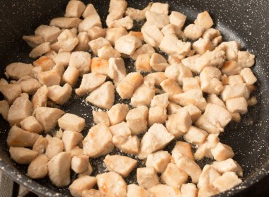 Kızarmış tavuk göğsü