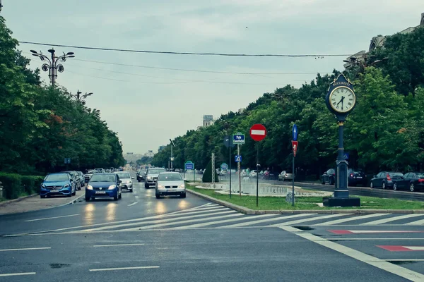 Bucharest Romania 2018 블러바드 Unification Boulevard 궁전과 울리아 스퀘어 주차장을 — 스톡 사진