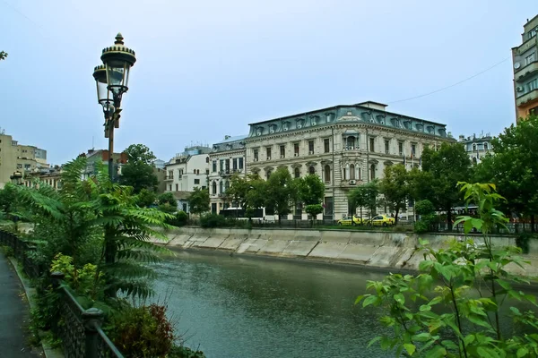 Río Dambovita Esplendor Calle Independence Rumano Splaiul Independentntei Bucarest Río — Foto de Stock