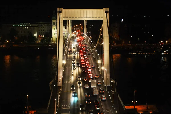 Tráfico Puente Elisabeth Por Noche Budapest Hungría — Foto de Stock