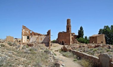 İspanya İç Savaşı 'nda bombalanan Belchite Muharebesi' nin (İspanya) kalıntıları. San Agustin Kilisesi.