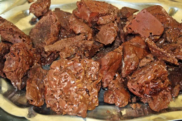 Katliam süreci ve geleneksel İber domuz ürünleri üretimi. Yemek hazırlayabilmek için kaynamış kan. İspanya 'nın küçük bir köyünde ev yapımı domuz eti..