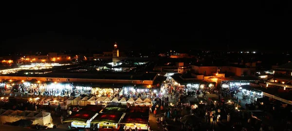 Noc Placu Marrakeszu Plac Jemaa Fna Gdzie Turyści Mieszkańcy Dzielą — Zdjęcie stockowe