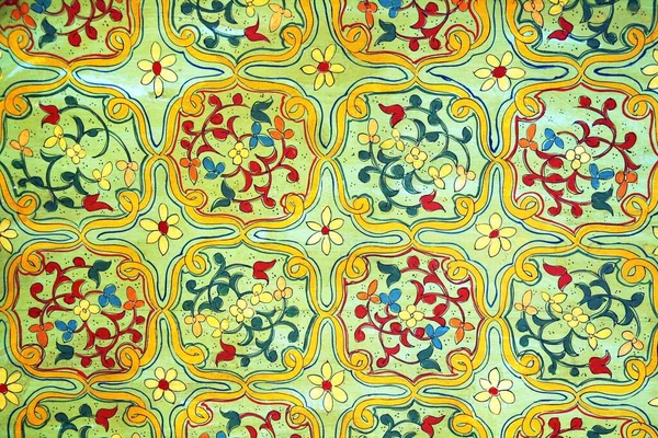 Marakeş, Fas 'ta eski bir evin tavanında Arapça izler var..