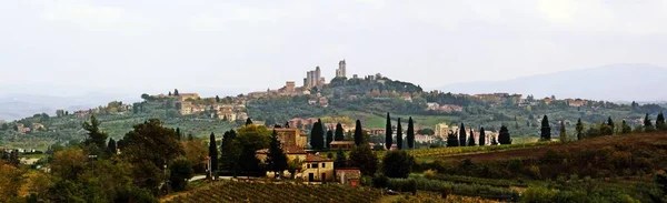 意大利托斯卡纳San Gimignano的全景秋景 — 图库照片