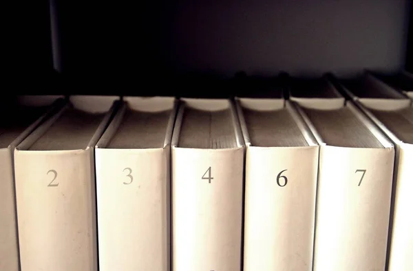 Numbered Books Bookshelf — Stock Photo, Image