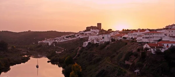 Puesta Sol Mertola Una Ciudad Portugal Castillo Pueblo Sur Portugal —  Fotos de Stock