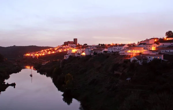 Zachód Słońca Mertoli Mieście Portugalii Jego Zamku Wioska Południowej Portugalii — Zdjęcie stockowe