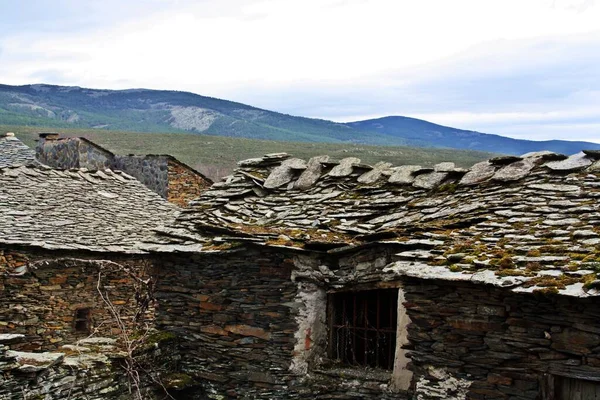 Stará Architektura Tradiční Malých Vesnicích Uprostřed Španělska Espinar Jedna Černých — Stock fotografie
