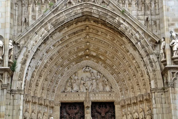 Spanya Toledo Katedrali Spanya Mimarlık Sanat Gotiği Affedilme Kapısının Timpanumu — Stok fotoğraf