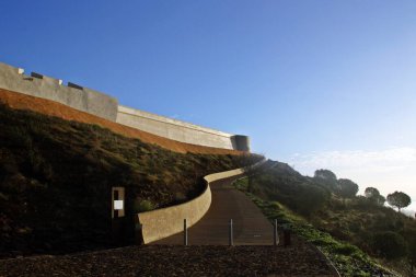 Saint Marcos Kalesi gündoğumunda Sanlucar de Guadiana 'da restore edildi (Huelva, Endülüs, İspanya).