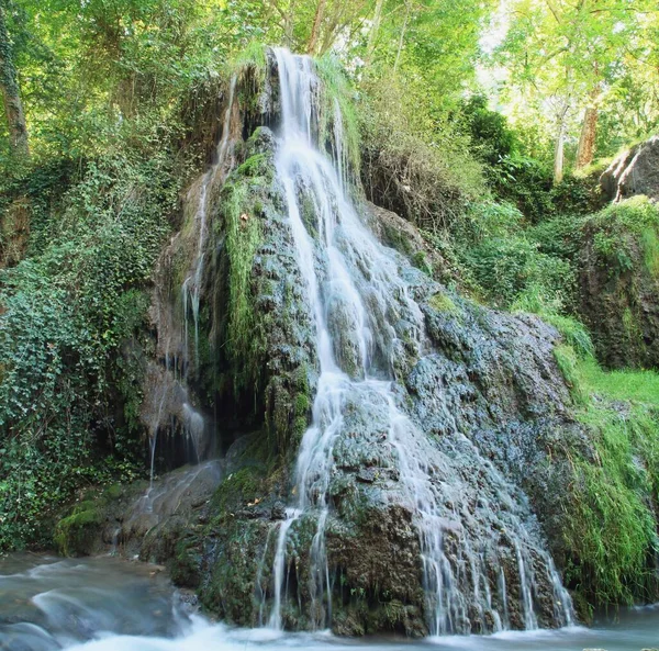 Iriswasserfall Der Naturpark Monasterio Piedra Beherbergt Zahlreiche Karstphänomene Die Durch — Stockfoto