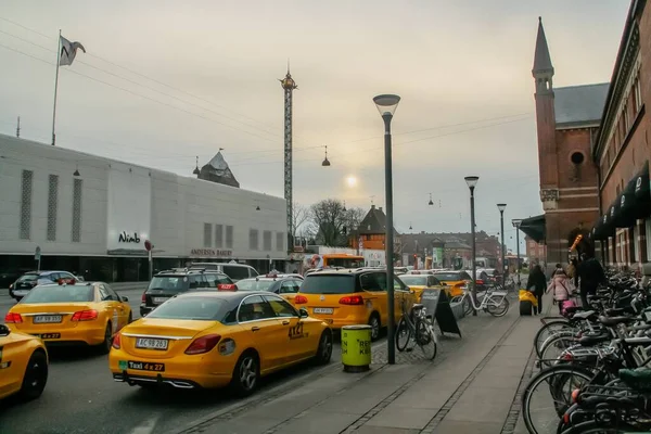 Kopenhagen Dänemark 2016 Taxis Der Bernstorffsgade Fotografiert Einem Kalten Und — Stockfoto