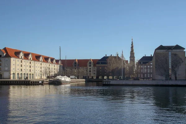 Здания Берегу Острова Амагер Копенгагене Дания Колокольня Церкви Спасителя Датский — стоковое фото