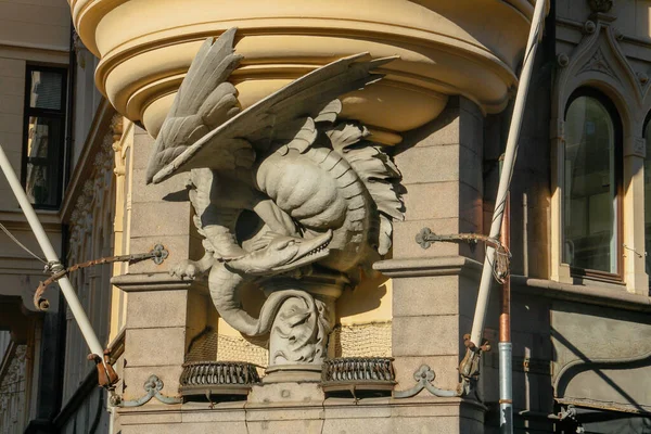 Relief Dragon Building Copenhagen Denmark Beautiful Stone Carving Decorative Element — Stock Photo, Image