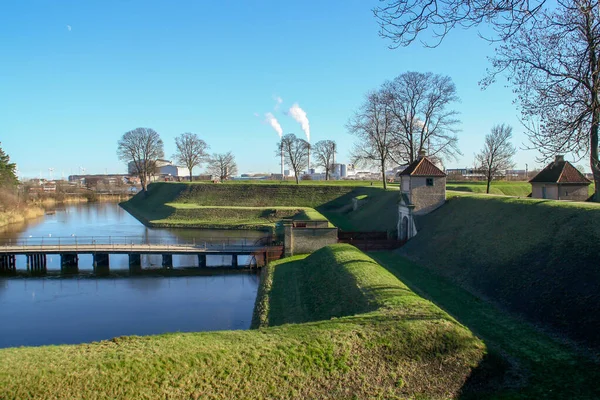 Kastellet Engelska Citadellet Beläget Köpenhamn Danmark Vattenkanalen Som Omger Citadellets — Stockfoto