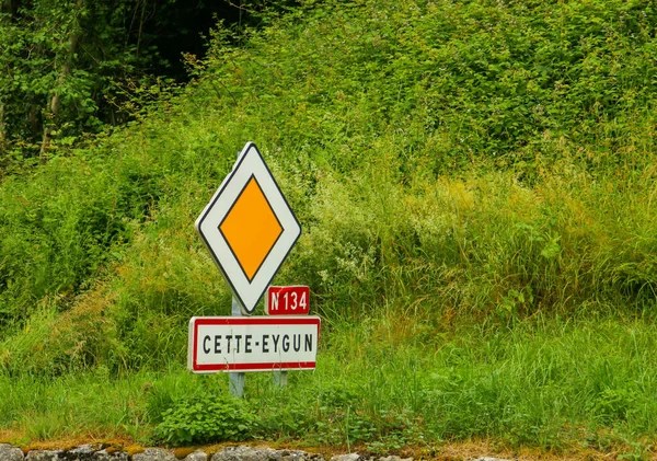 Cette Eygun Francia 2016 Señal Tráfico Una Carretera Rural Los — Foto de Stock