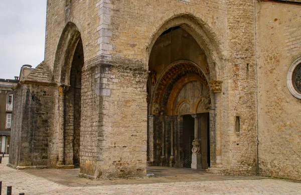 Tür Der Kathedrale Der Heiligen Maria Von Oloron Sainte Marie — Stockfoto