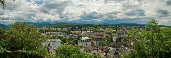 Панорамный Вид Город Олорон Сент Мари Облачный Июньский День Франция — стоковое фото
