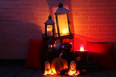 Cadılar Bayramı, mumlarla aydınlatılmış hayattır..