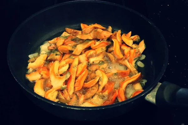 Lactarius Deliciosus Rebanado Cocido Con Aceite Oliva Comúnmente Conocido Como — Foto de Stock