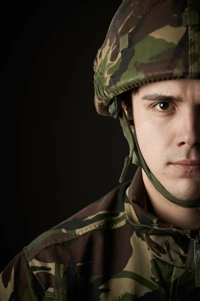 Studio portret van soldaat In Uniform — Stockfoto