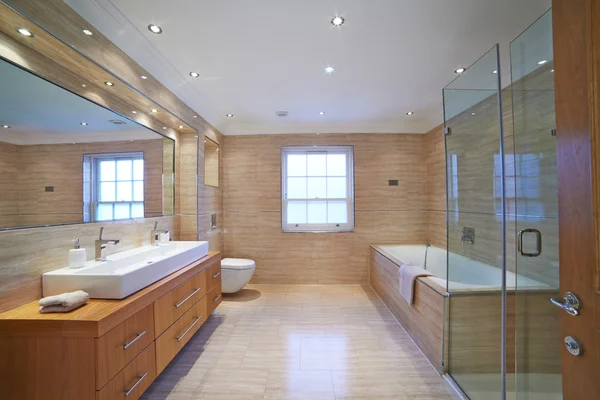 Intérieur Vue De Belle Salle De Bain De Luxe — Photo