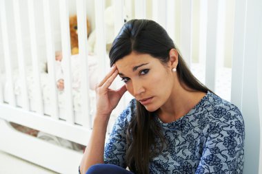 Hayal kırıklığına uğramış anne Post Natal depresyon