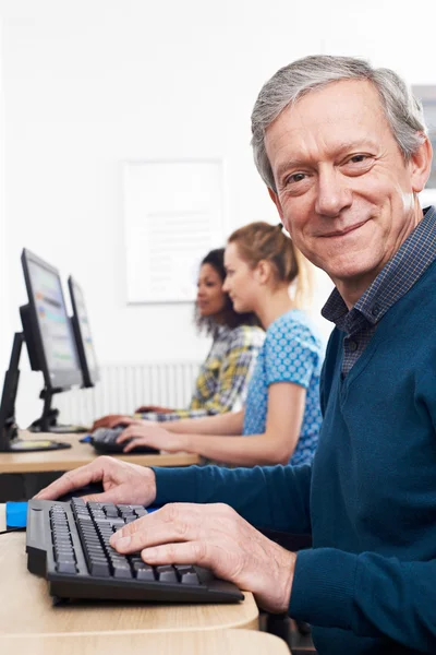 Mature Man Attending Computer Class — Stock Photo, Image