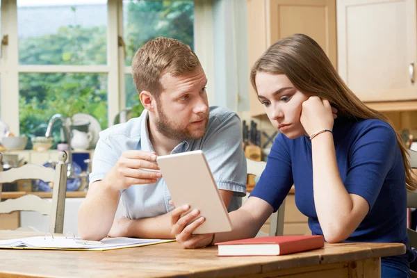 Male Home Tutor Helping Teenage Girl With Studies — Stock Photo, Image