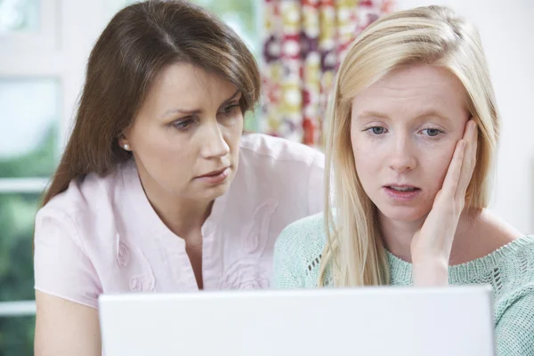 Mother Comforting Daughter Victimized By Online Bullying — Stock Photo, Image