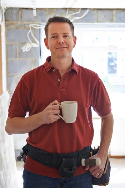 Builder Carrying Out Home Improvements Taking A Break — Stock Photo, Image