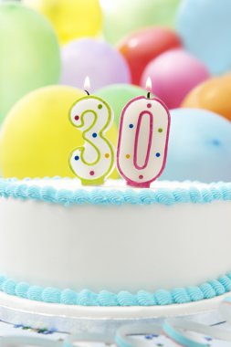 Pasta kutluyor 30 doğum günü